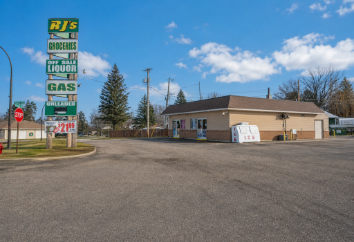 RJ's Market & Liquor - Coleraine Minnesota
