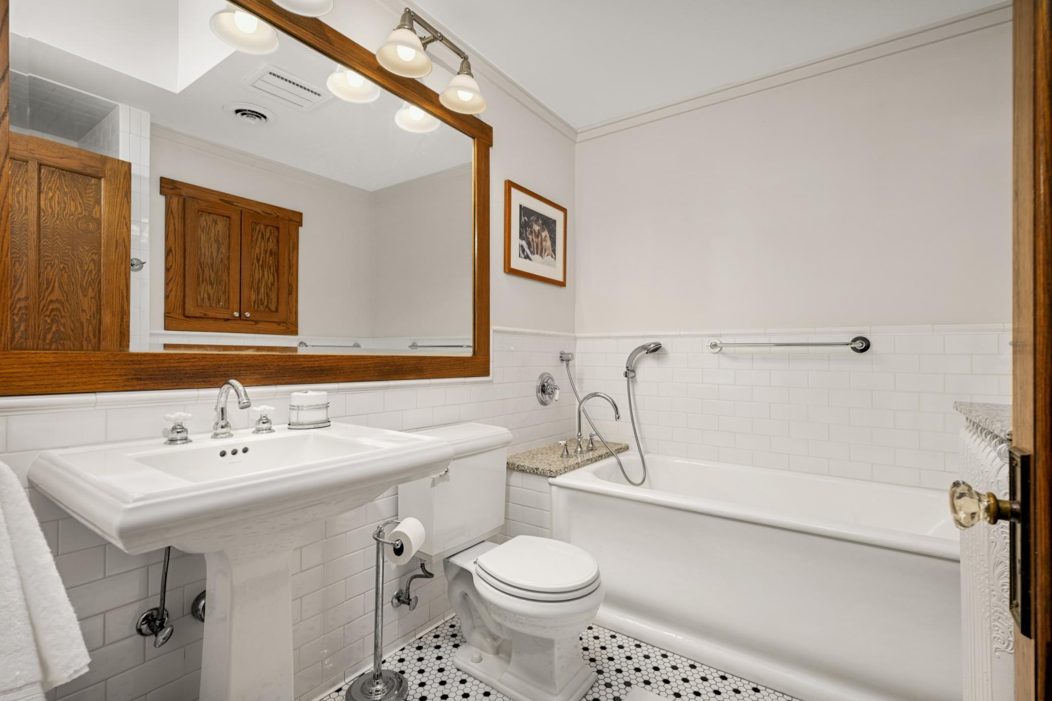 Full guest bathroom up