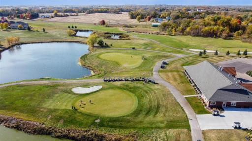 Just a quick 10-minute drive from Prairie Pointe, Riverwood National Golf Course awaits all golf lovers!