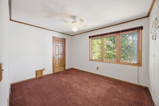 8031 Tierneys Woods Curve, Bloomington, MN 55438