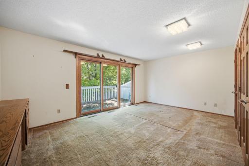 8031 Tierneys Woods Curve, Bloomington, MN 55438