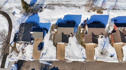 210 8th Avenue NW, Plainview, MN 55964