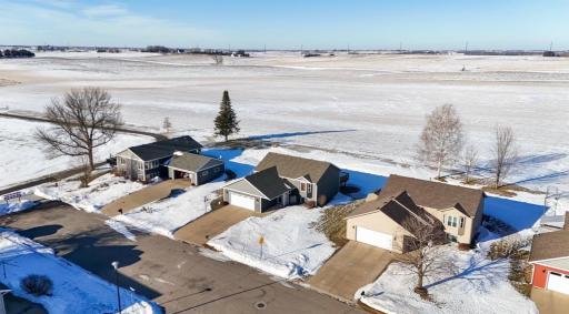 210 8th Avenue NW, Plainview, MN 55964