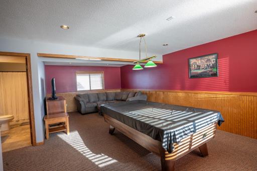 210 8th Avenue NW, Plainview, MN 55964