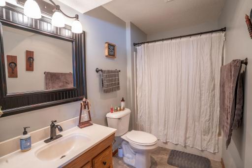 210 8th Avenue NW, Plainview, MN 55964