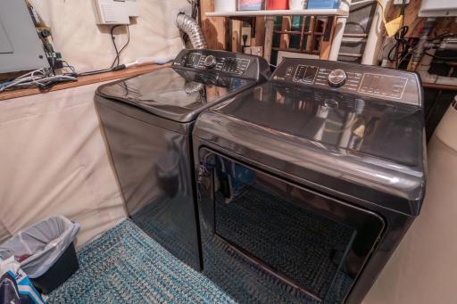 210 8th Avenue NW, Plainview, MN 55964