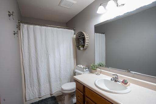 210 8th Avenue NW, Plainview, MN 55964