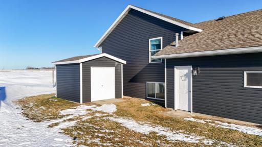 210 8th Avenue NW, Plainview, MN 55964