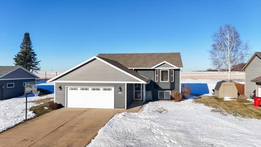 210 8th Avenue NW, Plainview, MN 55964
