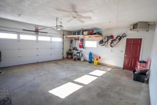 210 8th Avenue NW, Plainview, MN 55964