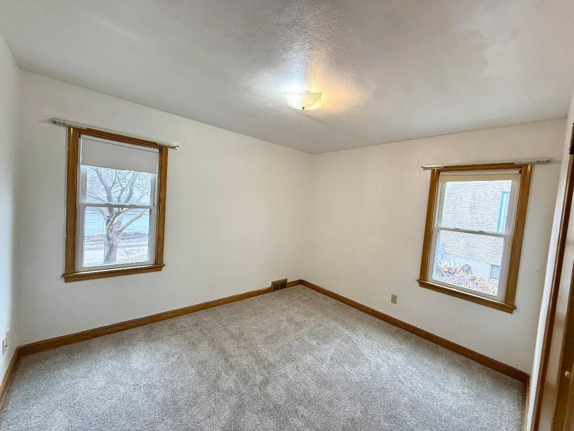 Bedroom 1 with new carpet