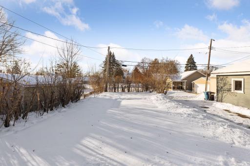 130 10th Avenue N, Hopkins, MN 55343