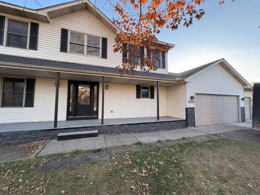 2424 Briar Oakes Boulevard, Monticello, MN 55362