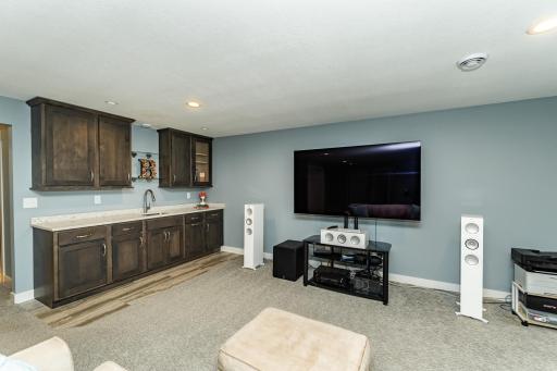 4283 Stone Point Drive NE, Rochester, MN 55906