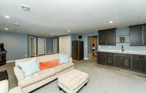 4283 Stone Point Drive NE, Rochester, MN 55906