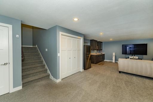 4283 Stone Point Drive NE, Rochester, MN 55906