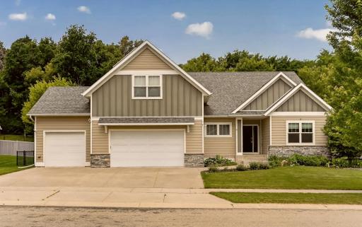 4283 Stone Point Drive NE, Rochester, MN 55906