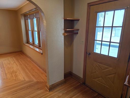 Dinning rm South entrance.jpg