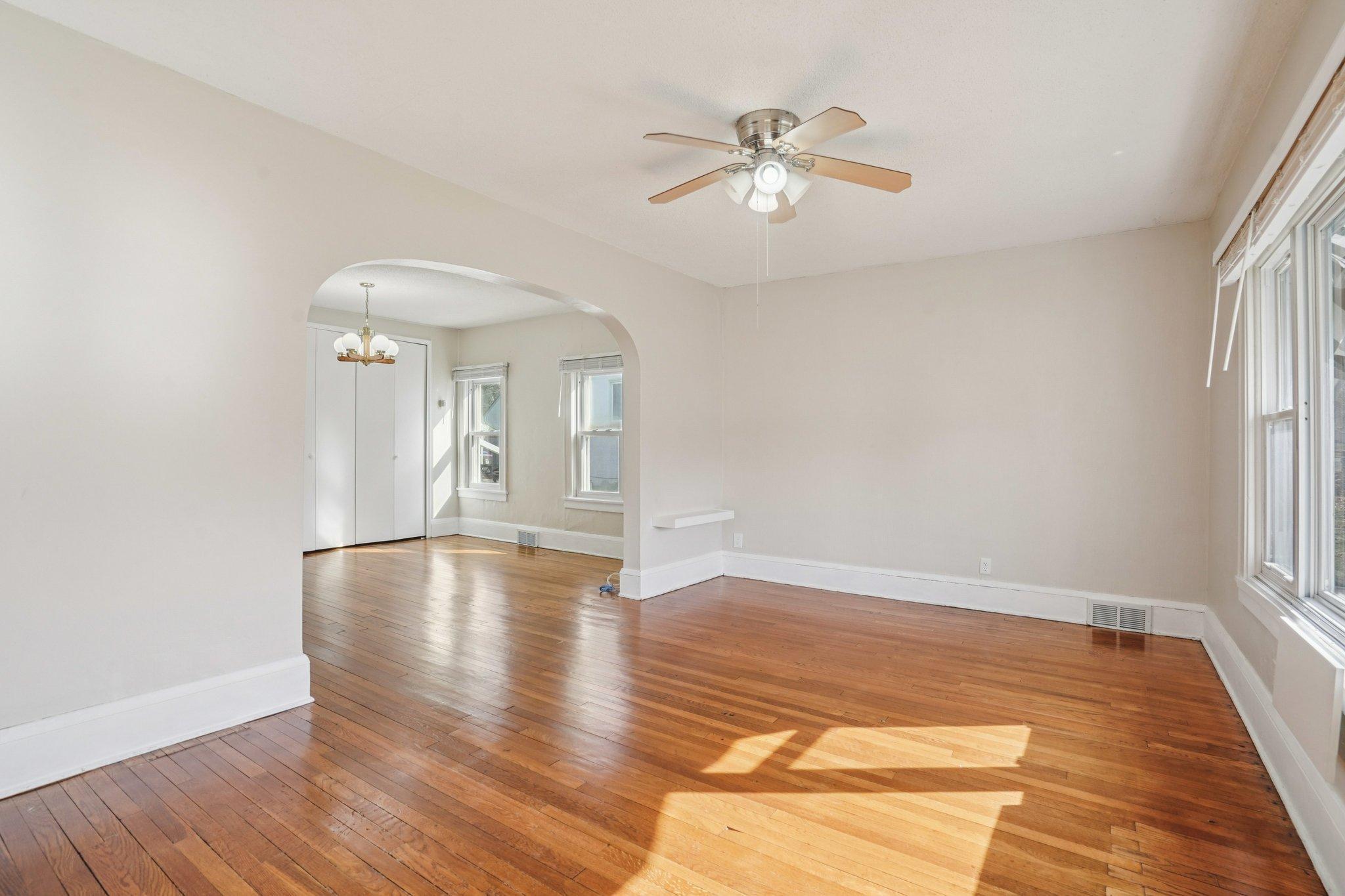 7-web-or-mls-Forest Street-S2403-007.jpg