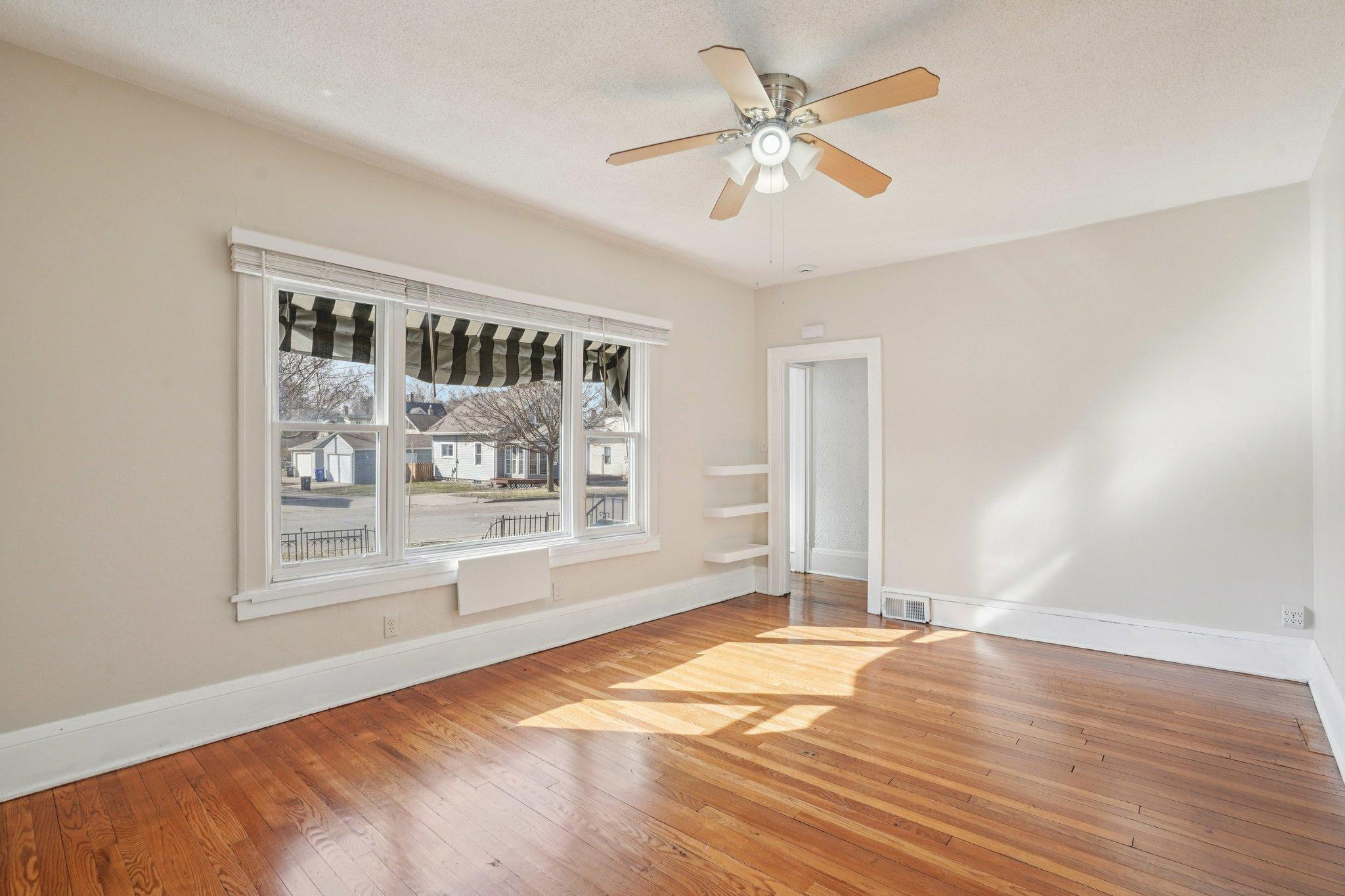 9-web-or-mls-Forest Street-S2403-009.jpg