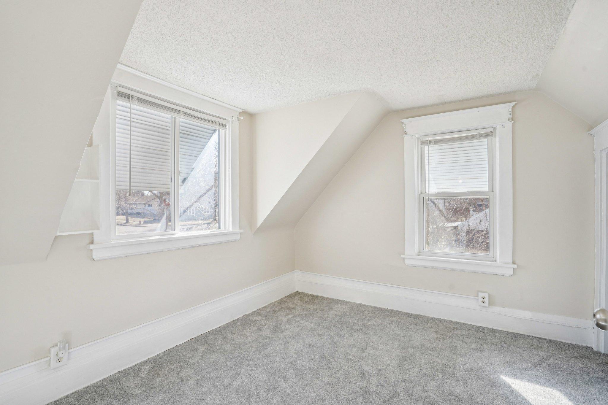 15-web-or-mls-Forest Street-S2403-015.jpg