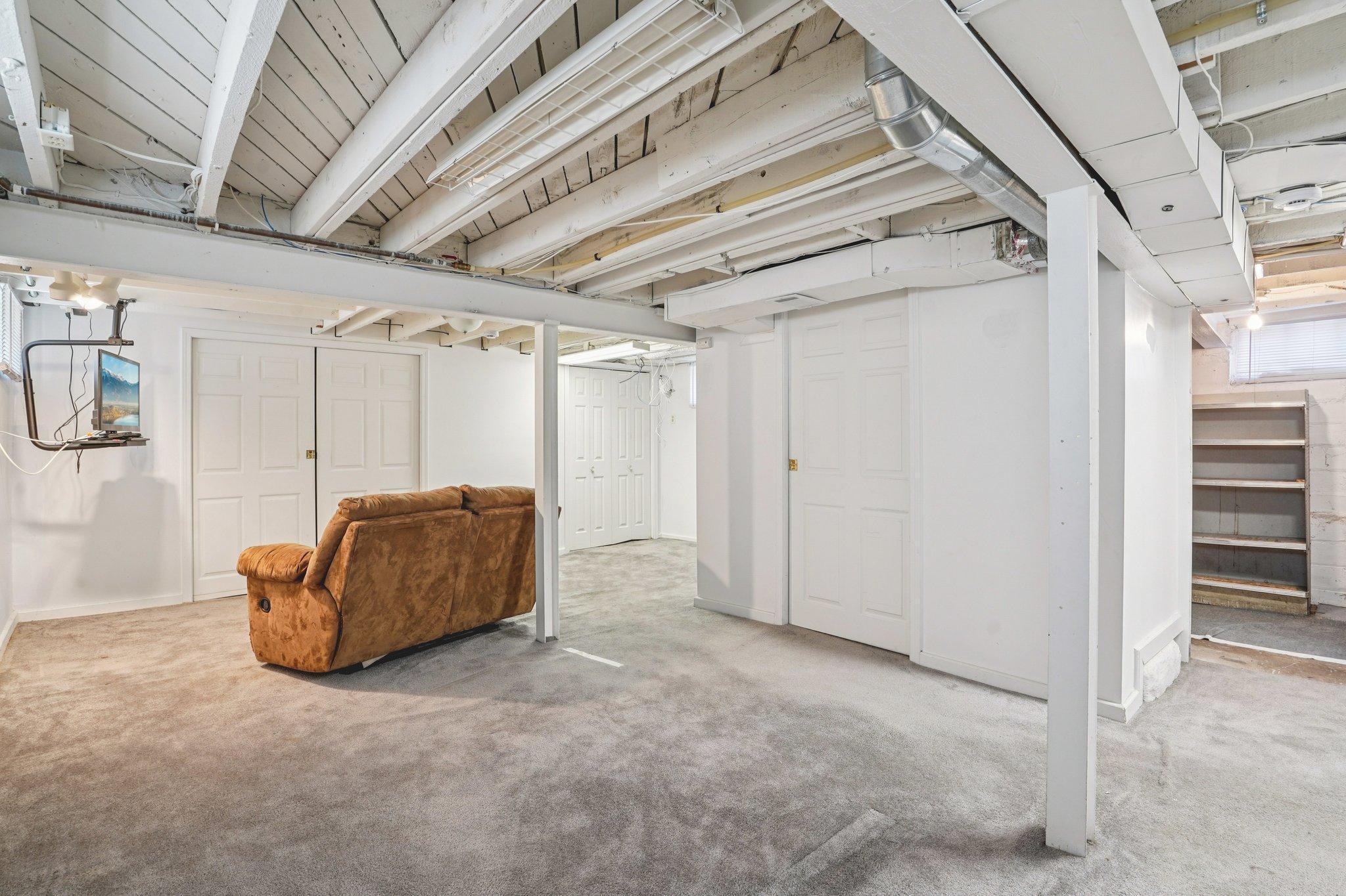 22-web-or-mls-Forest Street-S2403-022.jpg