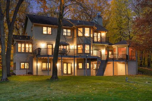 100 Black Oaks Lane N, Wayzata, MN 55391