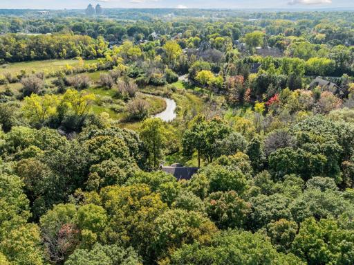 100 Black Oaks Lane N, Wayzata, MN 55391