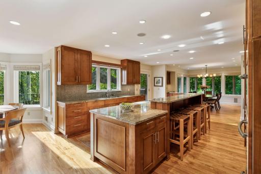 100 Black Oaks Lane N, Wayzata, MN 55391