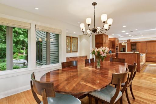 100 Black Oaks Lane N, Wayzata, MN 55391