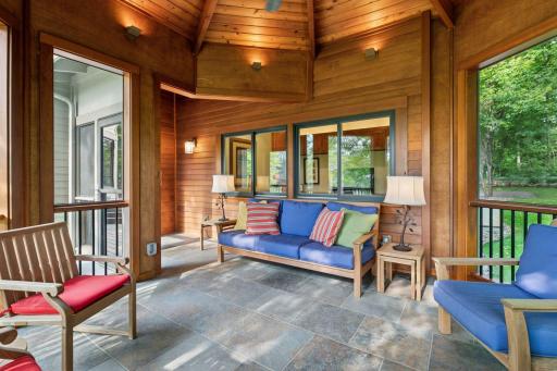100 Black Oaks Lane N, Wayzata, MN 55391