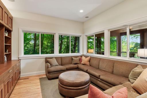 100 Black Oaks Lane N, Wayzata, MN 55391