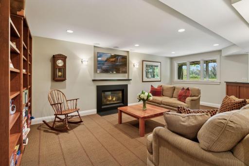 100 Black Oaks Lane N, Wayzata, MN 55391