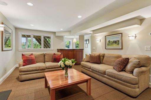 100 Black Oaks Lane N, Wayzata, MN 55391