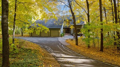 100 Black Oaks Lane N, Wayzata, MN 55391