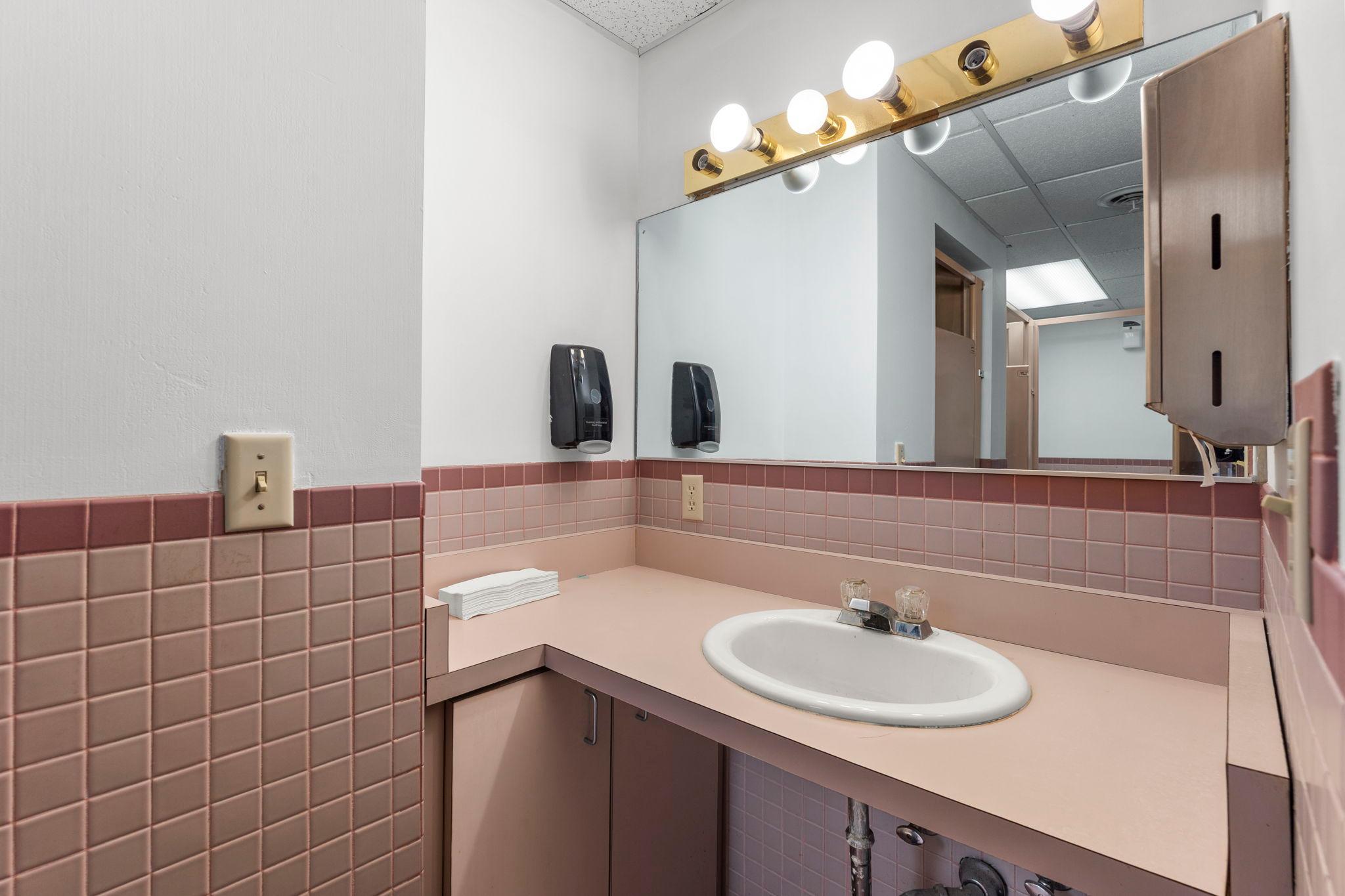 35-web-or-mls-102 N Washington St-143.jpg