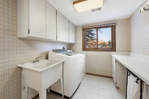 7686 Blackwell Court N, Inver Grove Heights, MN 55076