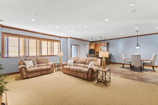 Open space that walks right out to the lake!