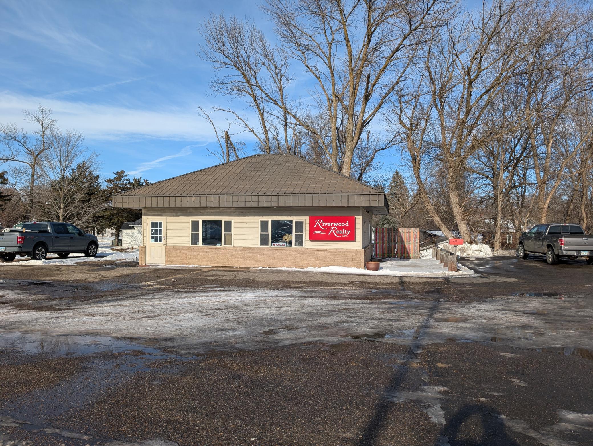 Property photo for 617 E Highway 12, Litchfield, MN 55355