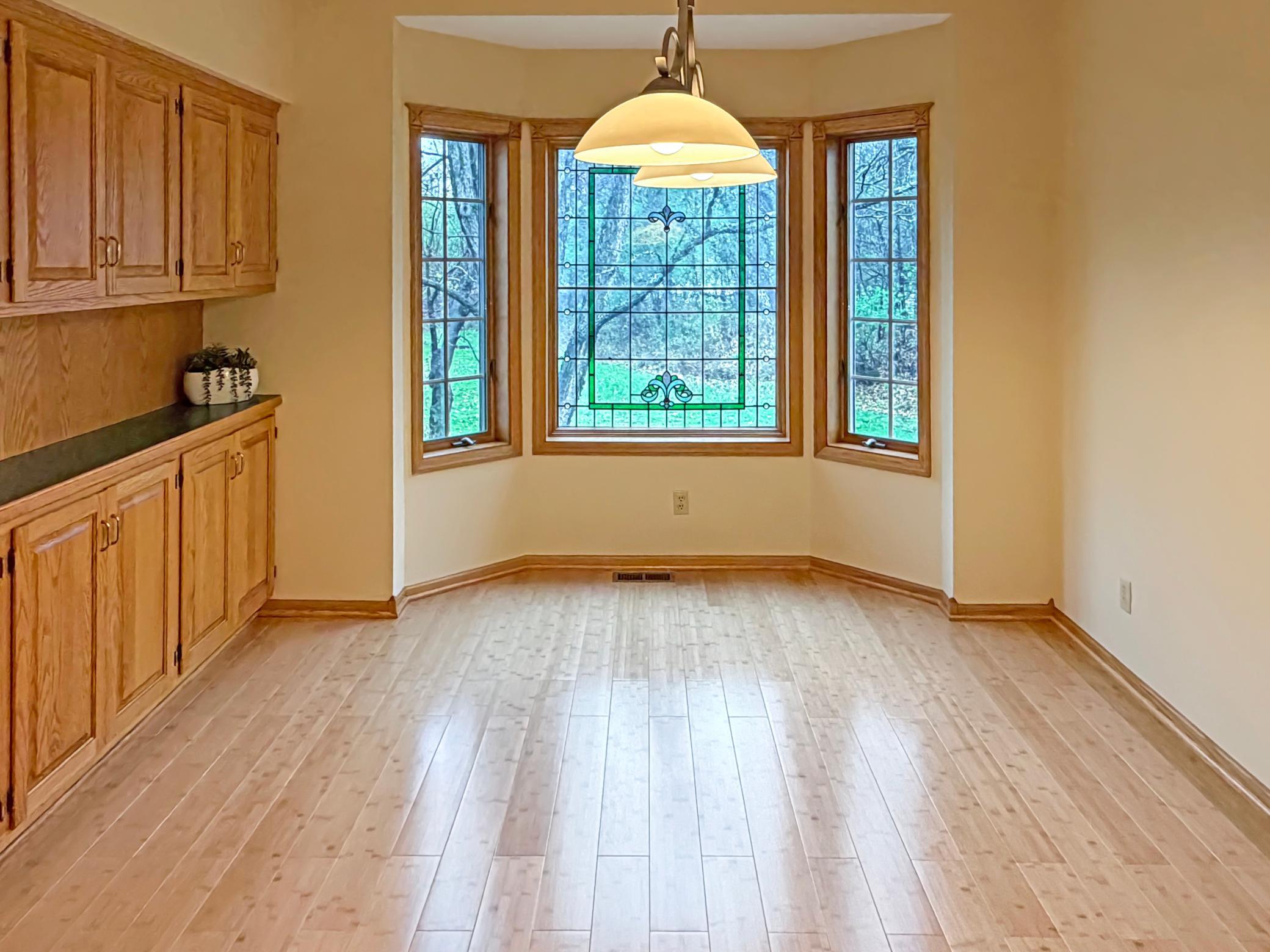 Upper level formal dining area perfect for entertaining!