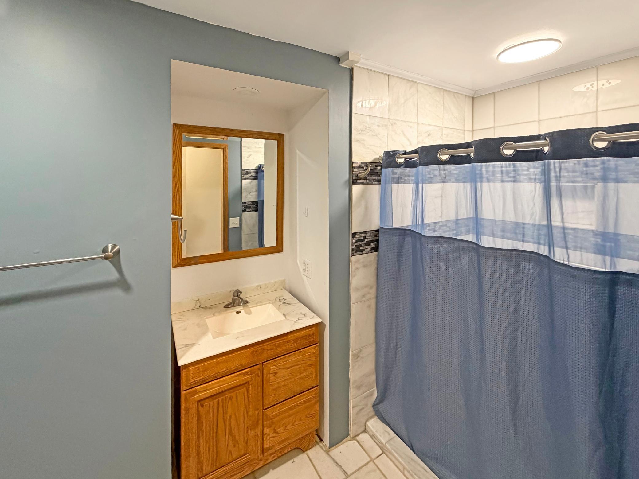 Main level full bath.
