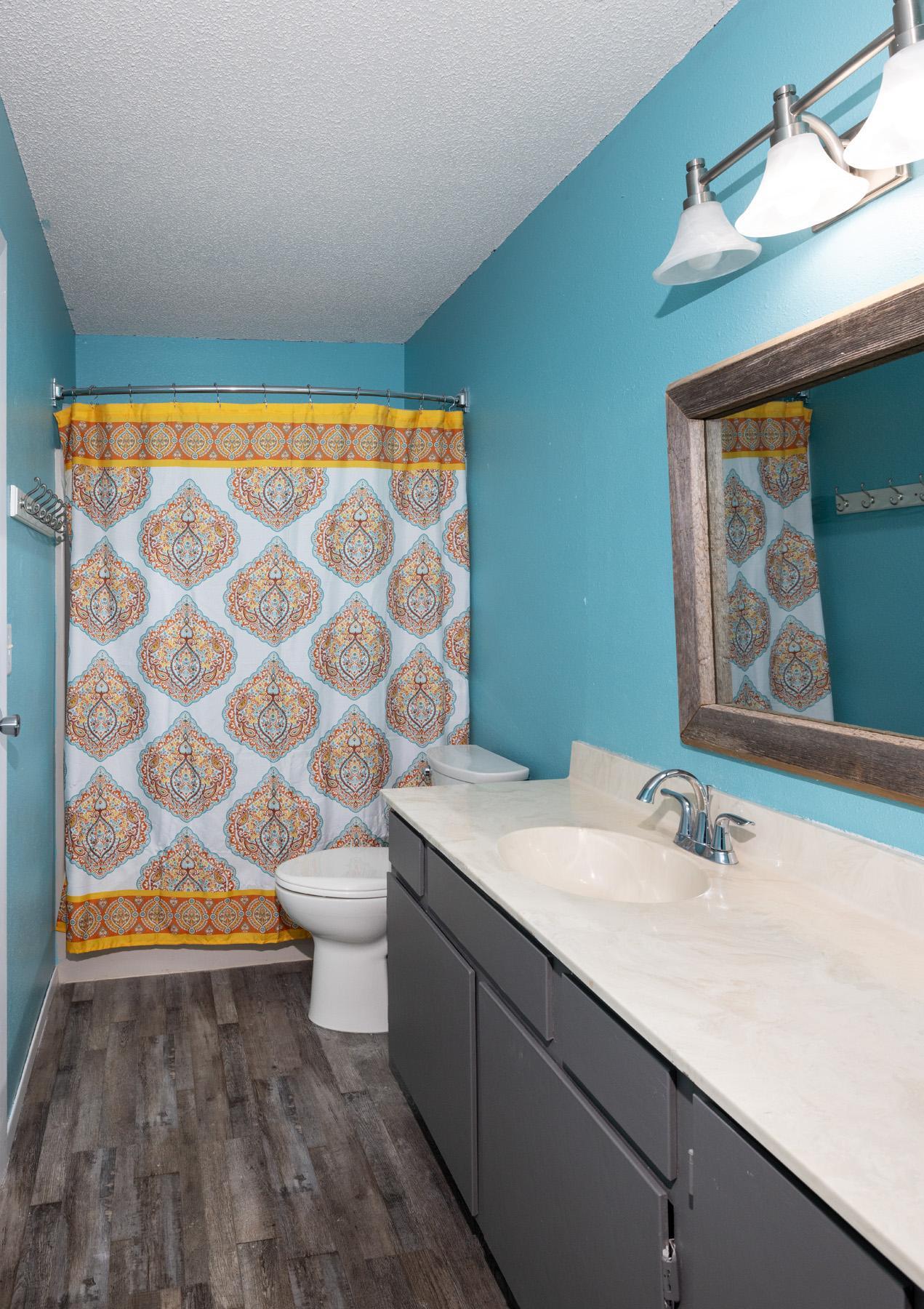 Hollywood Bathroom
