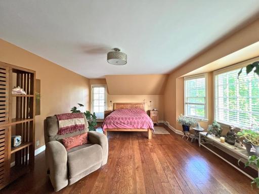 999 Nebraska Avenue W, Saint Paul, MN 55117