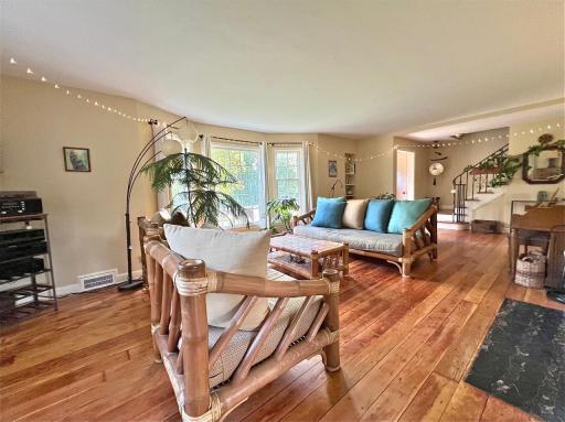 999 Nebraska Avenue W, Saint Paul, MN 55117