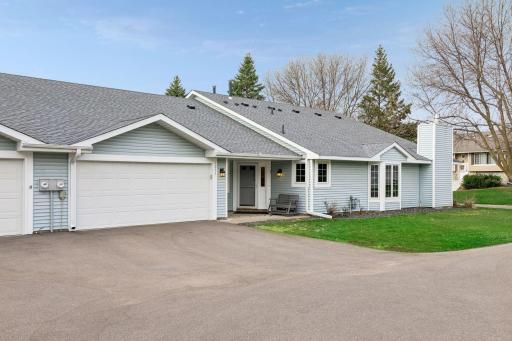 Welcome to 1275 Hilo Avenue North in Oakdale.