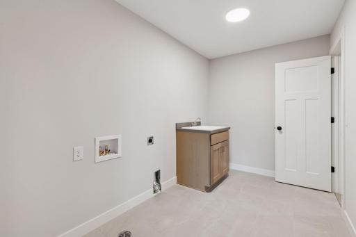 7310 Ambercrest Curve - Spacecrafting - 0036.jpg