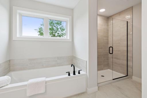 7310 Ambercrest Curve - Spacecrafting - 0033.jpg