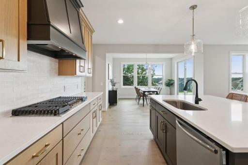 7310 Ambercrest Curve - Spacecrafting - 0020.jpg