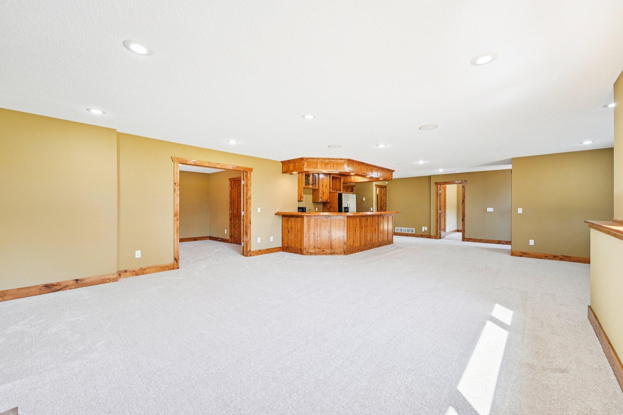 49-web-or-mls-145th St-S0704-060.jpg