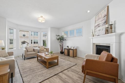 Tall ceiling, large bay windows and transom windows!